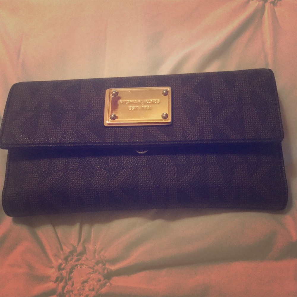 Micheal Kors wallet